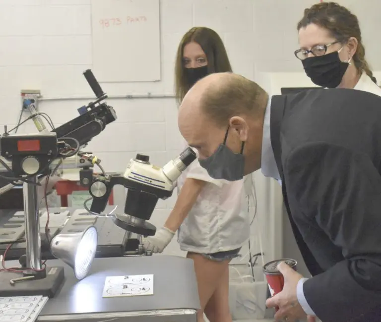 Congressman Reed Tours B2Btail Client, Falconer Electronics