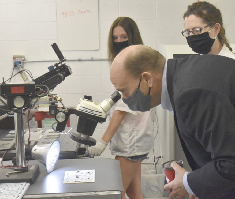 Congressman Reed Tours B2Btail Client, Falconer Electronics